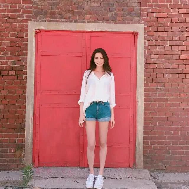 �������е�Ũ��ϵŮ�񣬱���Ϊ���޵�һ�����������ٴ����˹ھ���